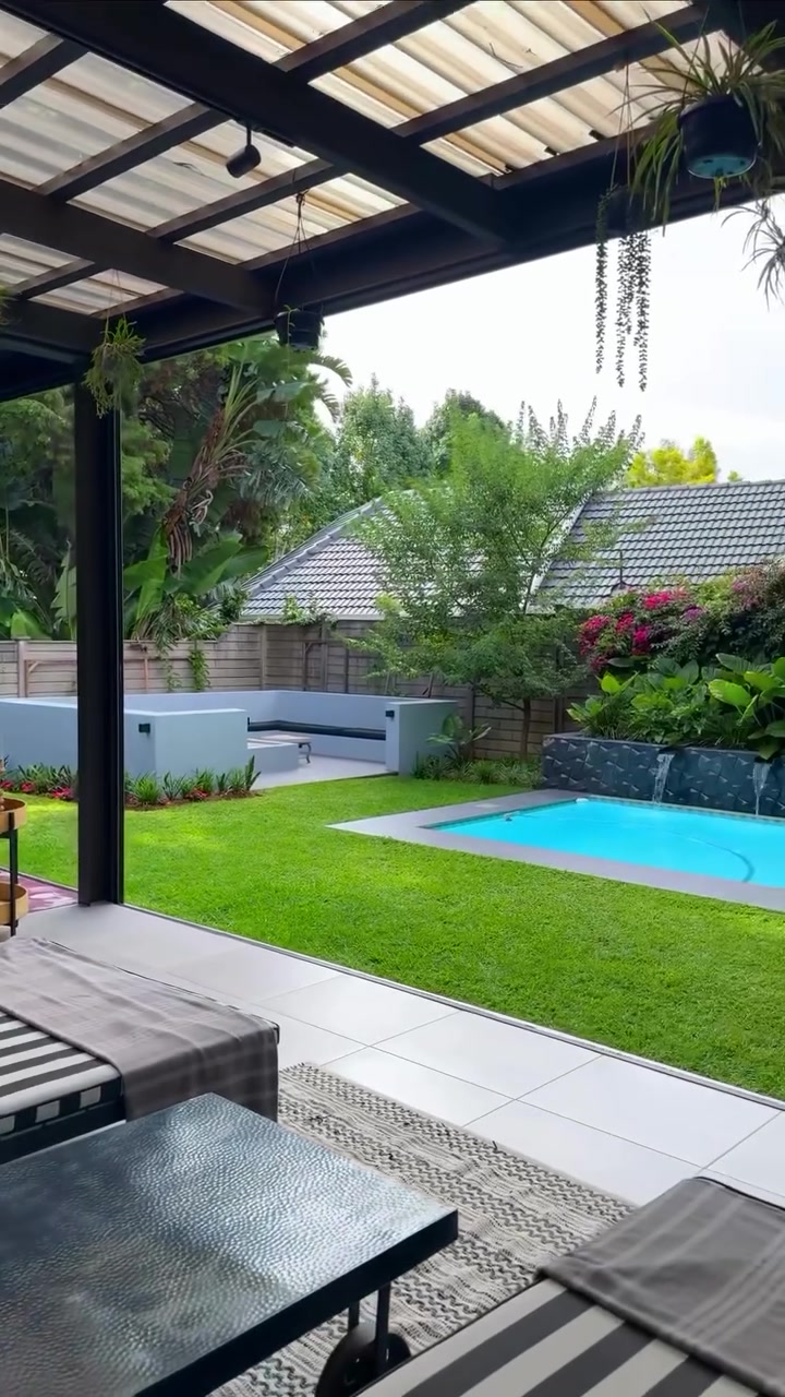 Sunninghill Poolside Villa 2