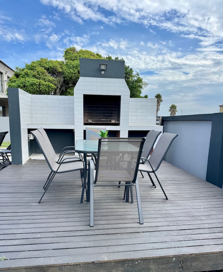 Bluewater Bay Poolside Villa 2