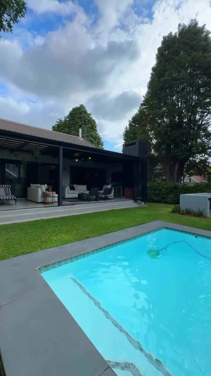 Sunninghill Poolside Villa 3