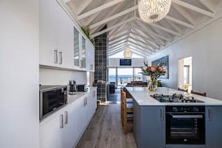 Summerstrand Oceanfront Pool Villa 4