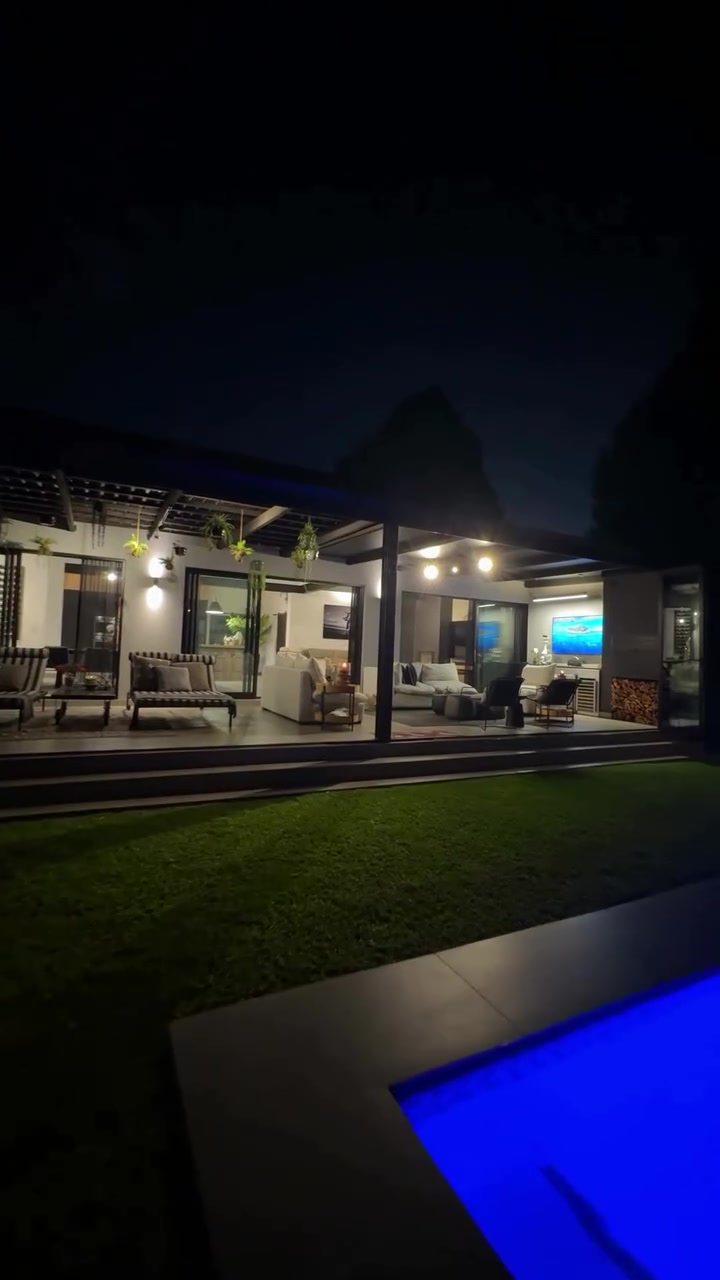 Sunninghill Poolside Villa 4